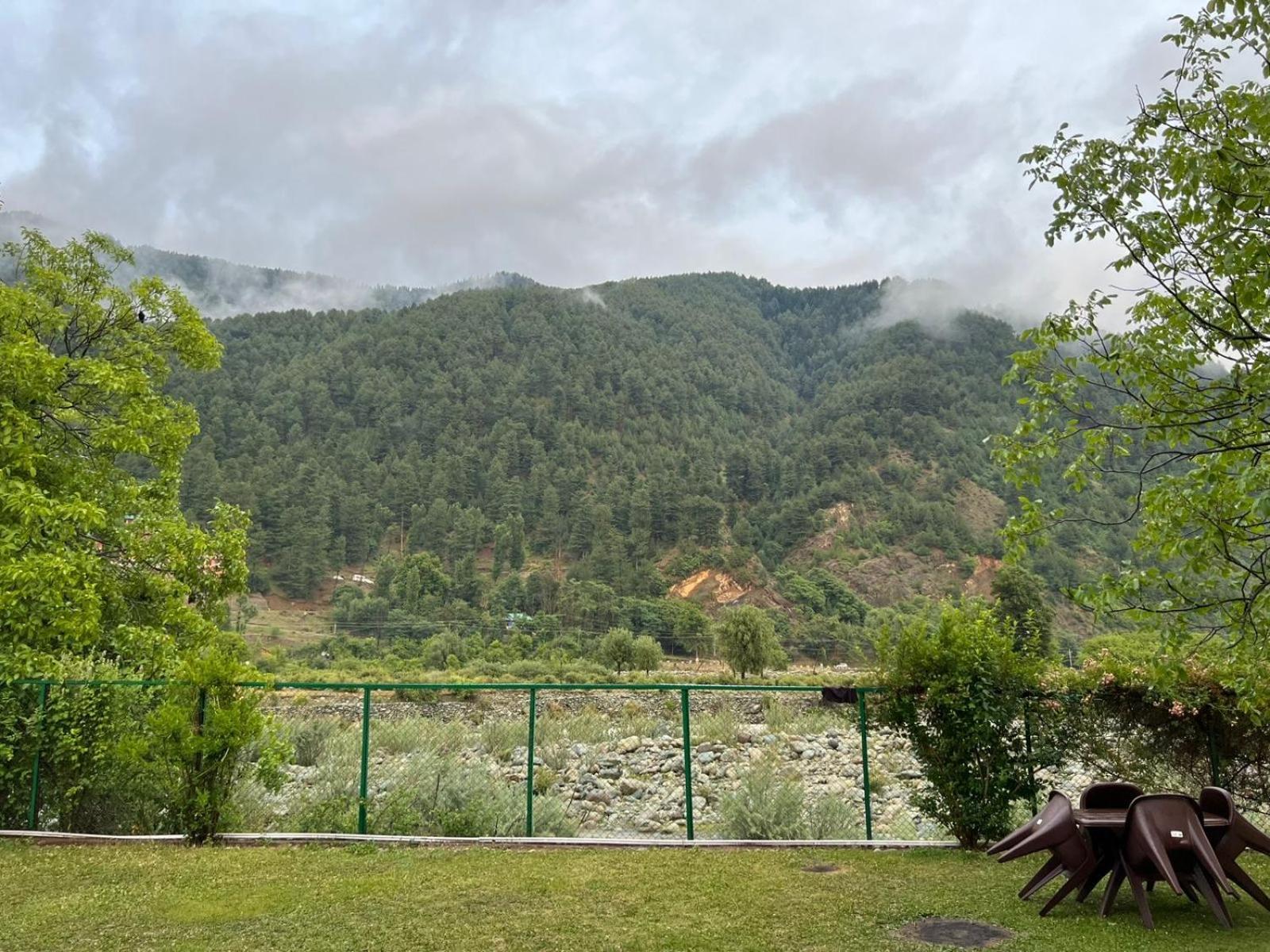 Birdsong Villa Pahalgām Exteriör bild